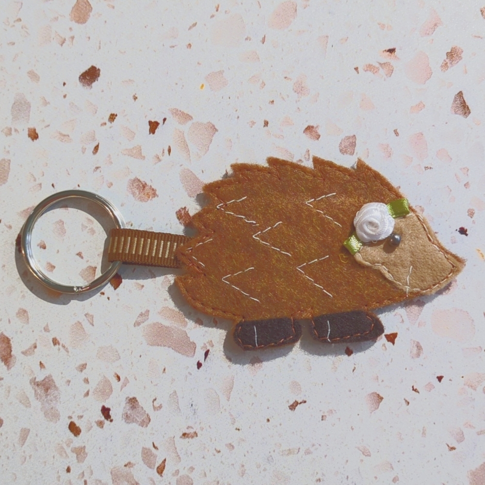 Handmade Cute Hedgehog Key Fob Felt Applique Ribbon Bead "be yourself"  | New #2